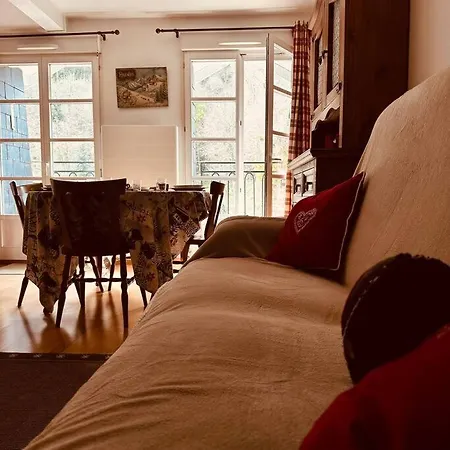 Le Nid Des Bains Apartament *